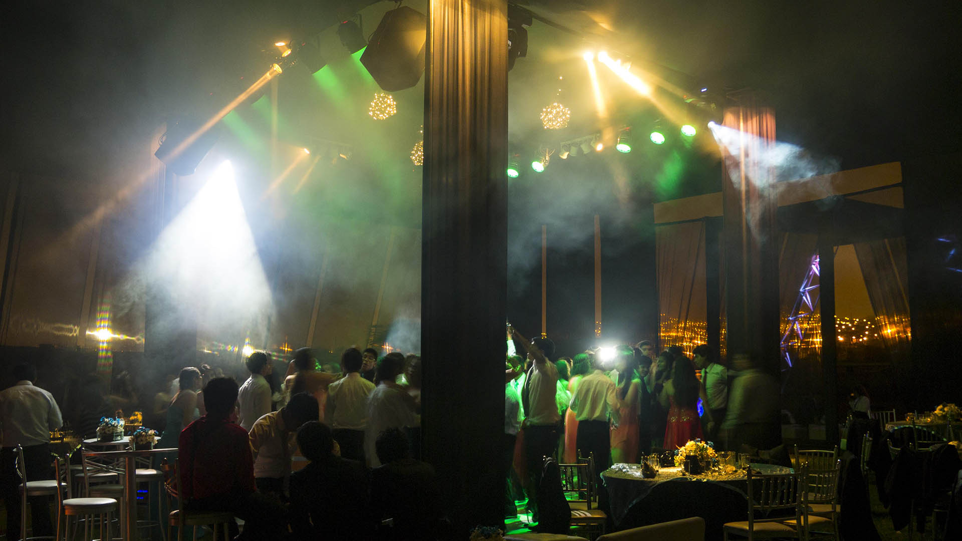 Fiestas de promoción - DJ mezcla en vivo