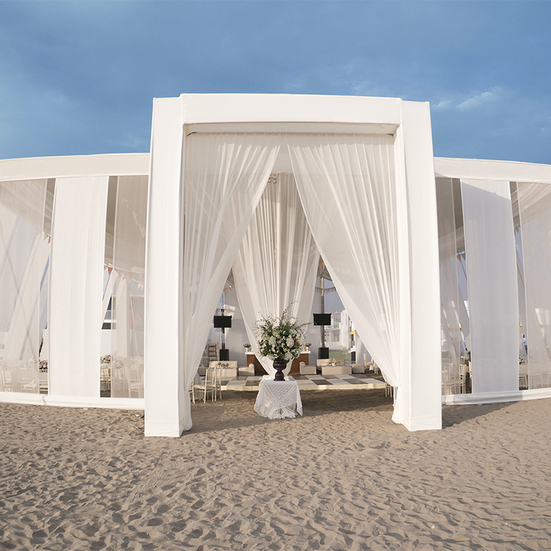 Vanessa y Daniel - Entrada con toldo 1x1.jpg